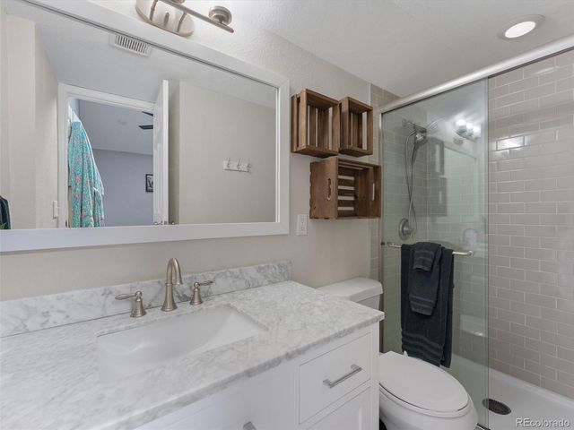 1960 Oakland Street, Aurora, CO 80010