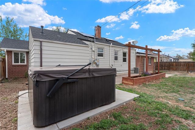 1960 Oakland Street, Aurora, CO 80010