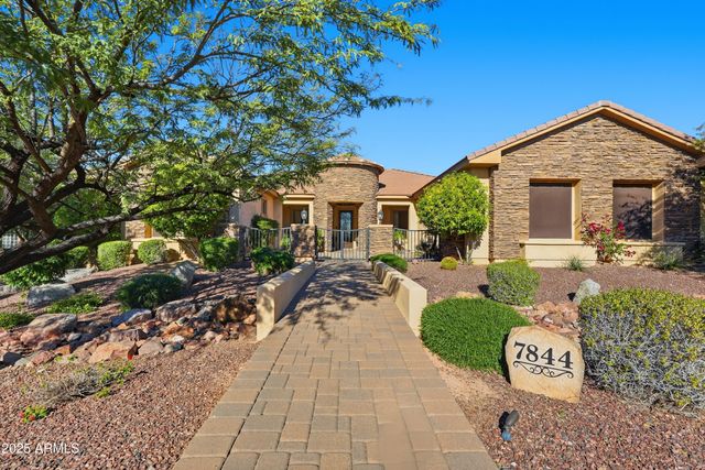 7844 E RIVERDALE Street, Mesa, AZ 85207