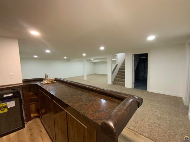 1956 SW Navajo LN, Topeka, KS 66604