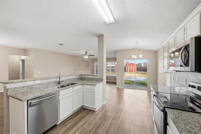 2305 Eagle Mountain Drive, Little Elm, TX 75068