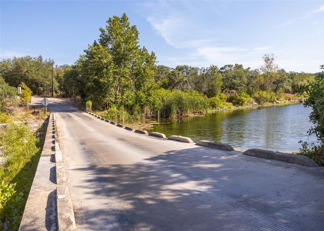 001 Red Hawk RD, Wimberley, TX 78676
