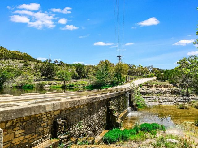 001 Red Hawk RD, Wimberley, TX 78676