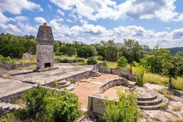 001 Red Hawk RD, Wimberley, TX 78676