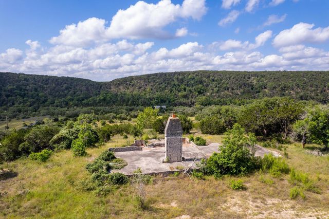 001 Red Hawk RD, Wimberley, TX 78676
