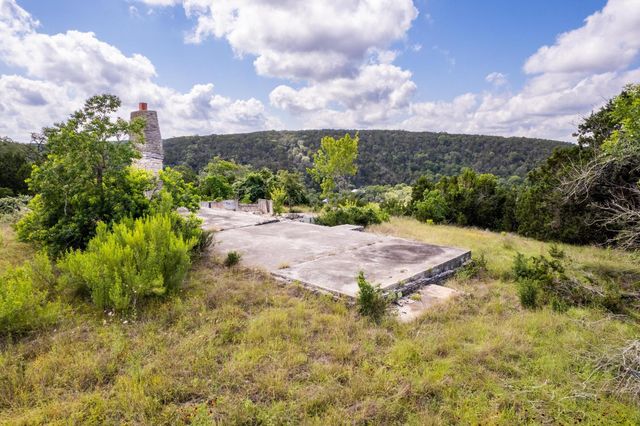 001 Red Hawk RD, Wimberley, TX 78676