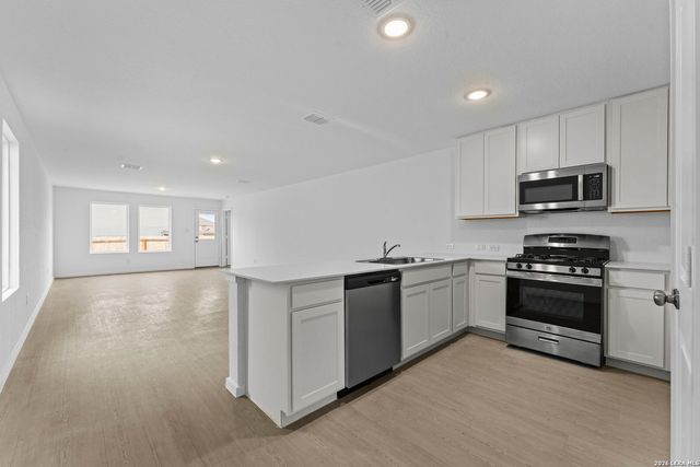 2060 Powell Pl, Converse, TX 78109