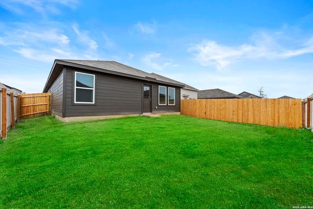 2060 Powell Pl, Converse, TX 78109