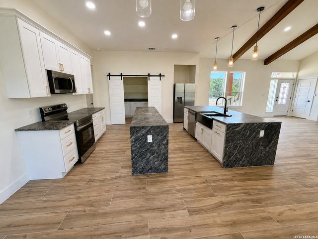 7022 CIRCLE OAK DR, Bulverde, TX 78163