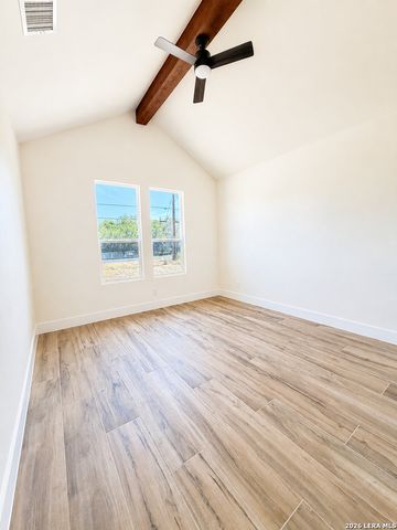 7022 CIRCLE OAK DR, Bulverde, TX 78163