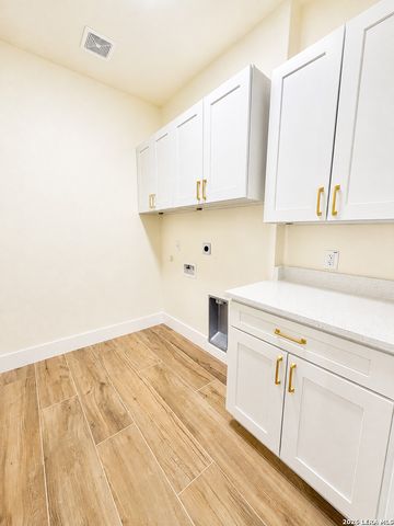 7022 CIRCLE OAK DR, Bulverde, TX 78163