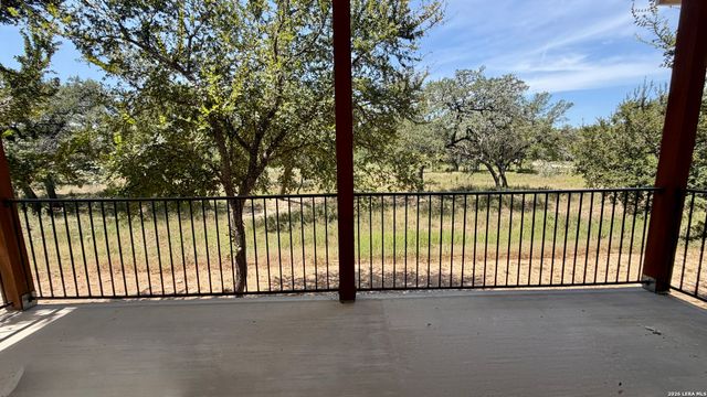 7022 CIRCLE OAK DR, Bulverde, TX 78163