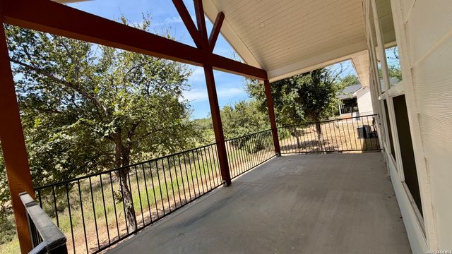 7022 CIRCLE OAK DR, Bulverde, TX 78163