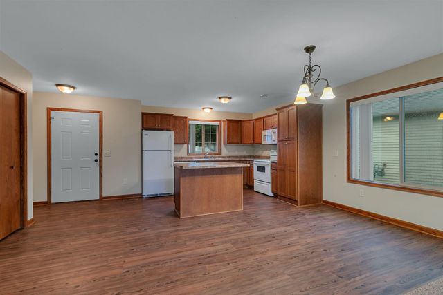 647 Cottonwood Avenue, Litchfield, MN 55355