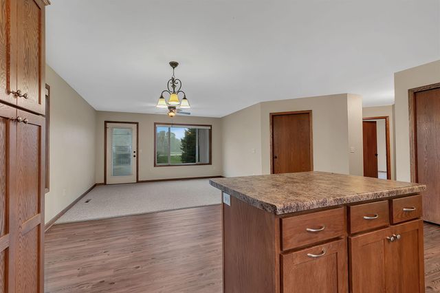 647 Cottonwood Avenue, Litchfield, MN 55355