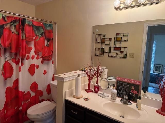 10216 WOODLAND HILLS DR, Cordova, TN 38018