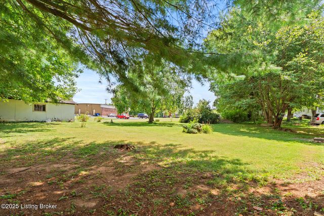 213 N Woodlawn St, Irvington, KY 40146