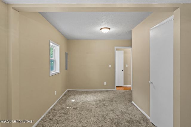 213 N Woodlawn St, Irvington, KY 40146