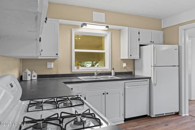 213 N Woodlawn St, Irvington, KY 40146