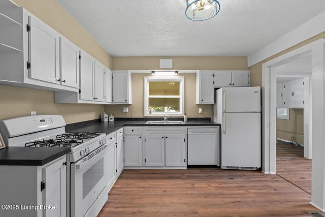 213 N Woodlawn St, Irvington, KY 40146