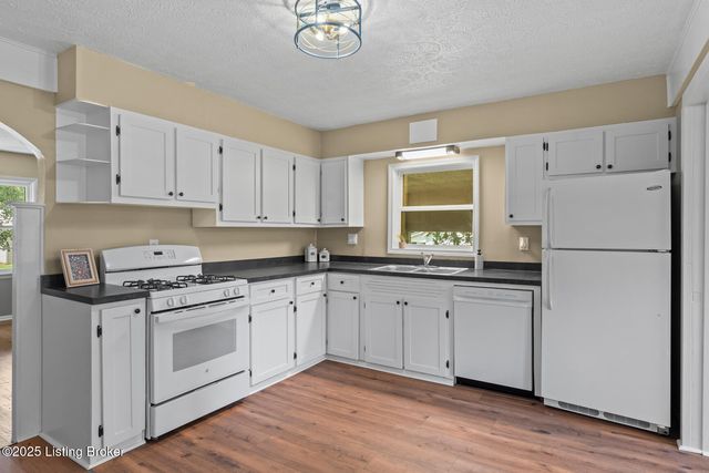 213 N Woodlawn St, Irvington, KY 40146