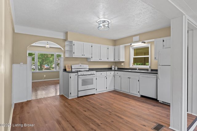 213 N Woodlawn St, Irvington, KY 40146