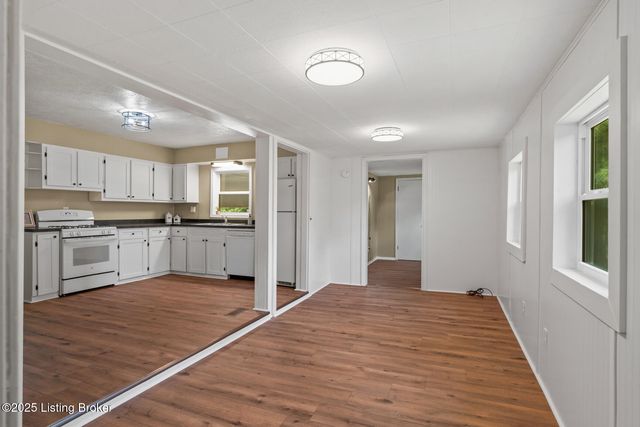 213 N Woodlawn St, Irvington, KY 40146