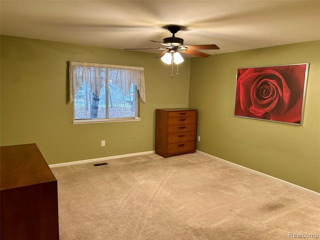 2618 Woodcliff Trail, Hartland, MI 48353