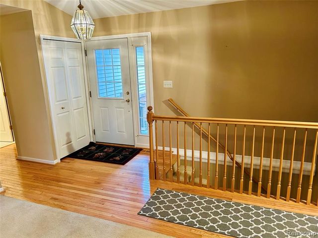 2618 Woodcliff Trail, Hartland, MI 48353