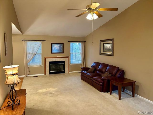 2618 Woodcliff Trail, Hartland, MI 48353