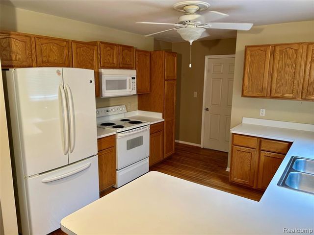 2618 Woodcliff Trail, Hartland, MI 48353