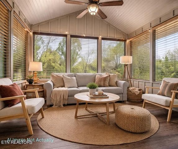 725 Sunshine Tr, Gatlinburg, TN 37738