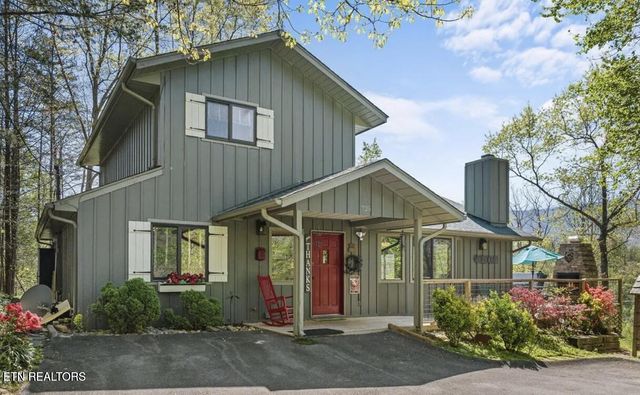 725 Sunshine Tr, Gatlinburg, TN 37738