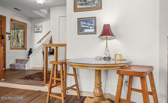 725 Sunshine Tr, Gatlinburg, TN 37738
