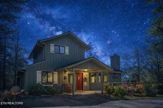 725 Sunshine Tr, Gatlinburg, TN 37738
