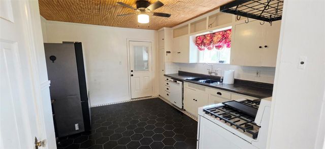 8548 Findlay Street, Houston, TX 77017