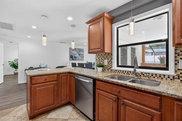 1513 PINEY BRANCH CIRCLE, Valrico, FL 33594