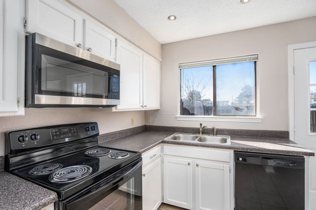 3301 Aurora Street D, Haltom City, TX 76117