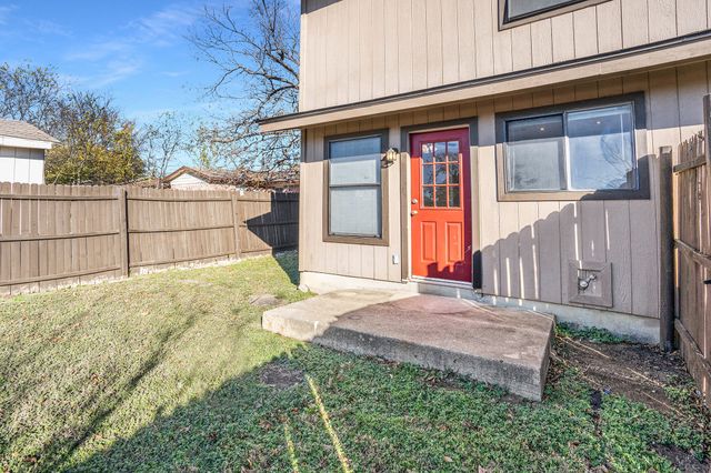 3301 Aurora Street D, Haltom City, TX 76117