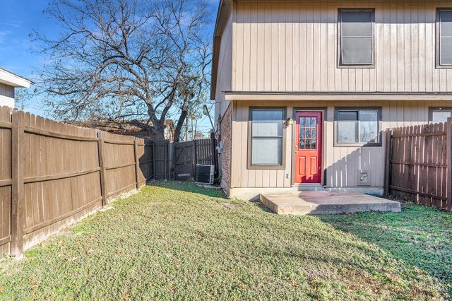 3301 Aurora Street D, Haltom City, TX 76117