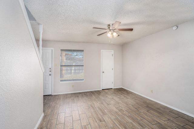 3301 Aurora Street D, Haltom City, TX 76117