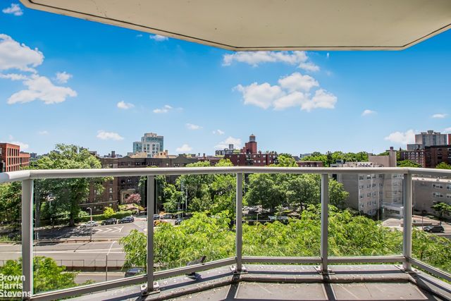 3333 Henry Hudson Pkwy Apt 8B, New York City, NY 10463