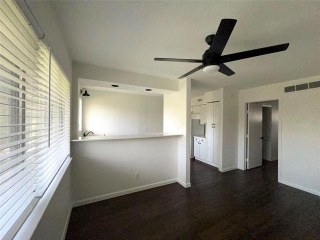 3304 Red River ST 203, Austin, TX 78705