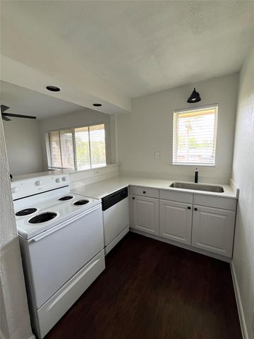 3304 Red River ST 203, Austin, TX 78705