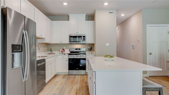 101 Delmonica Dr, Meadowlands, PA 15347