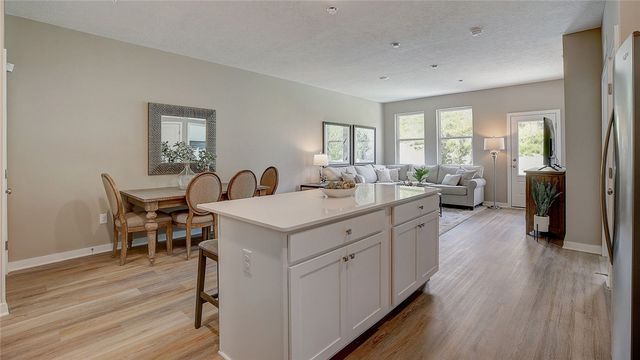 101 Delmonica Dr, Meadowlands, PA 15347