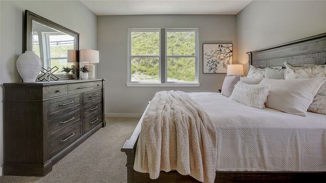 101 Delmonica Dr, Meadowlands, PA 15347