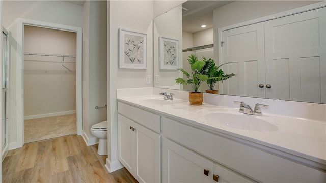 101 Delmonica Dr, Meadowlands, PA 15347