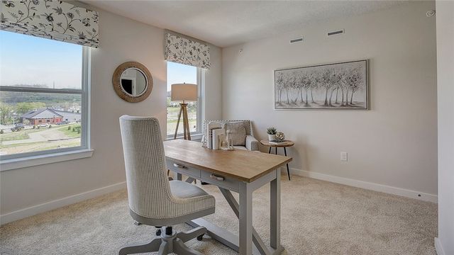 101 Delmonica Dr, Meadowlands, PA 15347