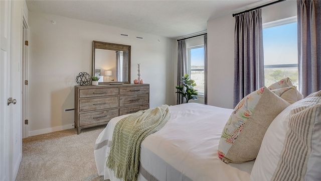 101 Delmonica Dr, Meadowlands, PA 15347